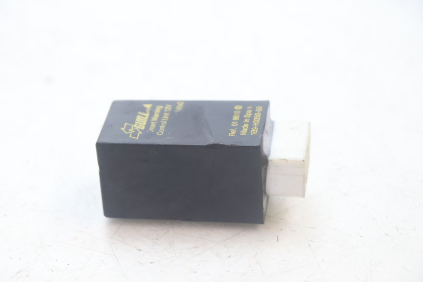 photo de RELE INTERMITENTE YAMAHA YP MAJESTY 125 (2002 - 2006) - Zoom estado de uso