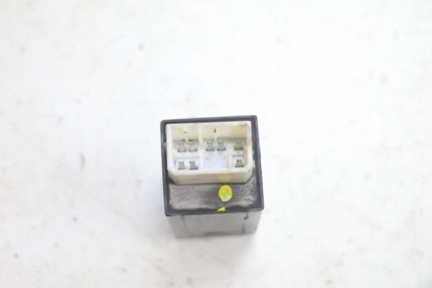 photo de RELE INTERMITENTE YAMAHA YP MAJESTY 125 (2002 - 2006) - Otra perspectiva