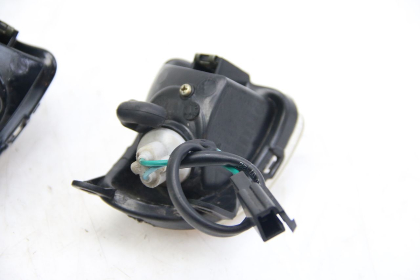 photo de INTERMITENTE TRASERO ECCITY ARTELEC 670 1 (2013 - 2017) - Detalles de los puntos de fijación