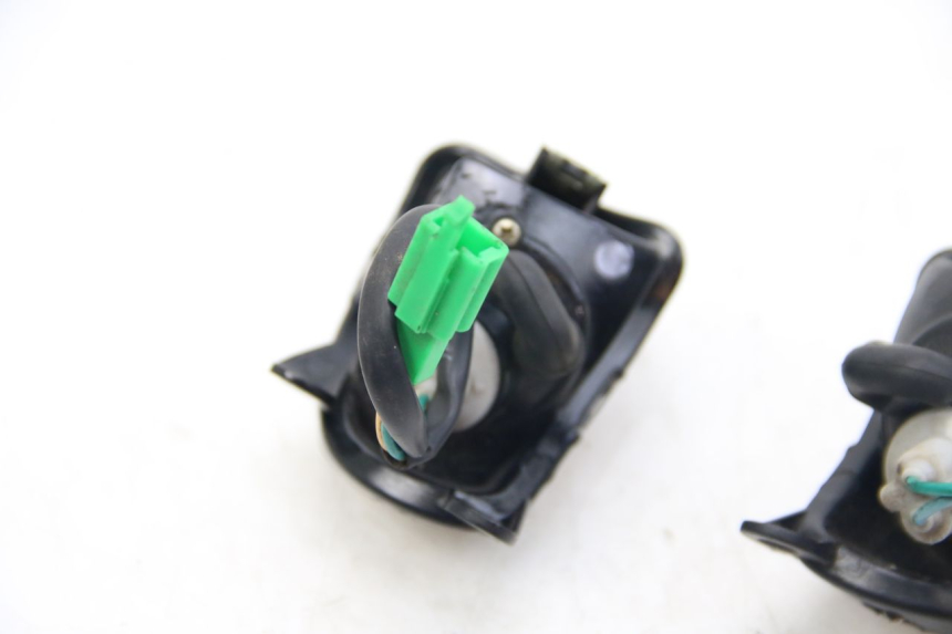 photo de INTERMITENTE TRASERO ECCITY ARTELEC 670 1 (2013 - 2017) - Estado de la superficie y material