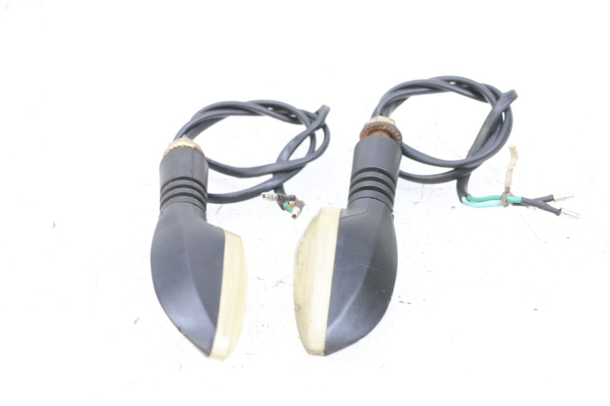 photo de TRASERO INTERMITENTE MAG POWER BOMBERS 4T 50 (2016 - 2026) - Primer plano técnico