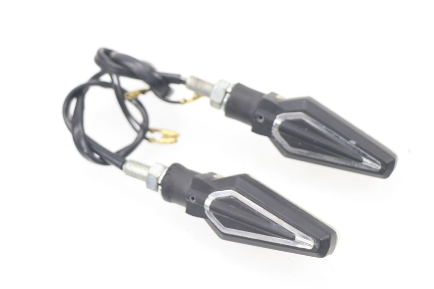 photo de TRASERO INTERMITENTE HONDA CBF 500 (2004 - 2007) - Otra perspectiva