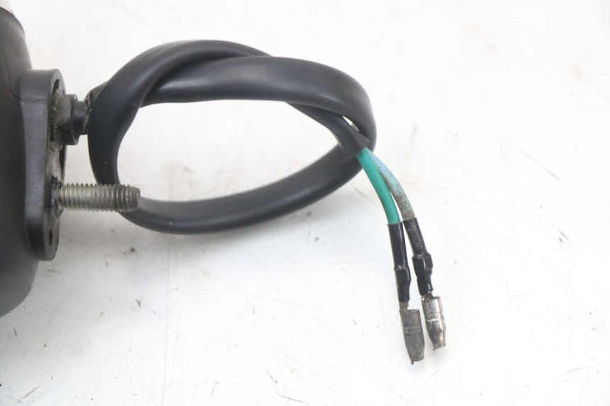 photo de TRASERO DERECHO INTERMITENTE KYMCO AGILITY FR 2T 50 (2012 - 2017) - Primer plano técnico