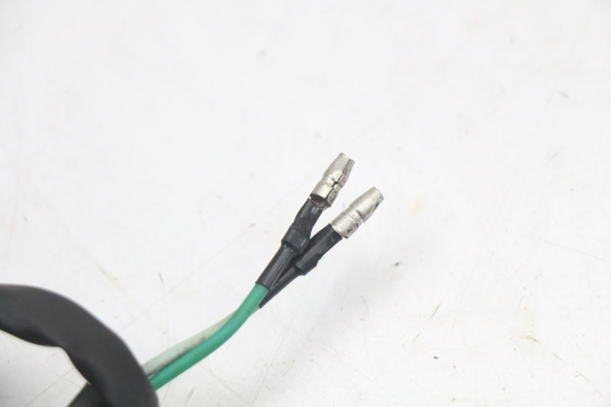 photo de TRASERO DERECHO INTERMITENTE KYMCO AGILITY PREMIUM 50 (2007 - 2010) - Primer plano técnico