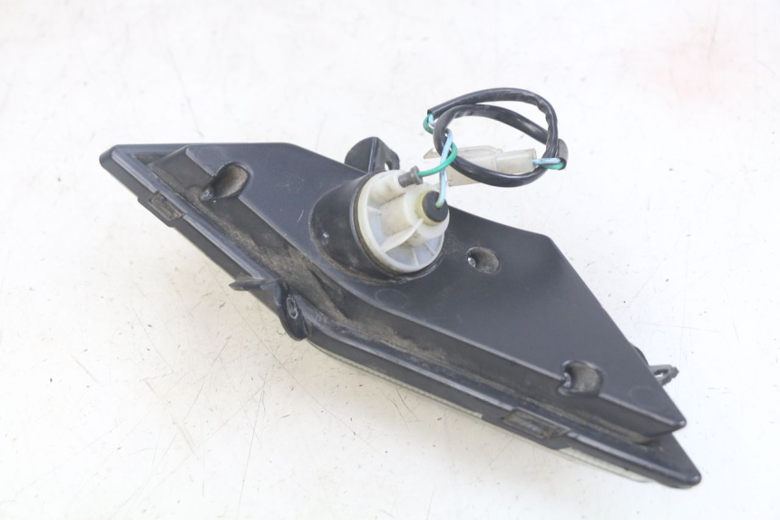 photo de INTERMITENTE TRASERO DERECHO NECO ALEXONE 125 (2017 - 2024) - Primer plano técnico