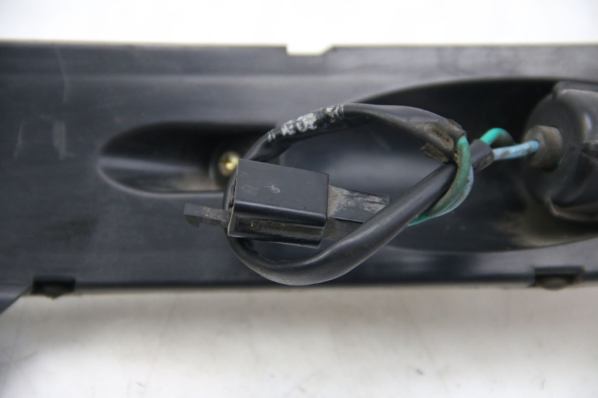 photo de INTERMITENTE TRASERO DERECHO ECCITY ARTELEC 670 1 (2013 - 2017) - Estado de la superficie y material