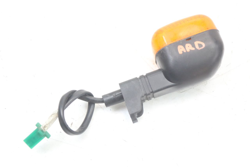 photo de INTERMITENTE TRASERO DERECHO YAMAHA BW'S BWS 125 (2010 - 2013) - Otra perspectiva