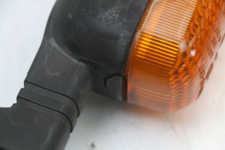 photo de INTERMITENTE TRASERO DERECHO BMW C1 125 (2000 - 2003) - Primer plano técnico