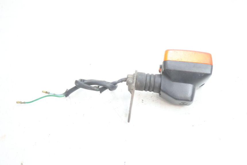 photo de TRASERO DERECHO INTERMITENTE HONDA CB TWO FIFTY 250 (1991 - 2002) - Estado de la superficie y material