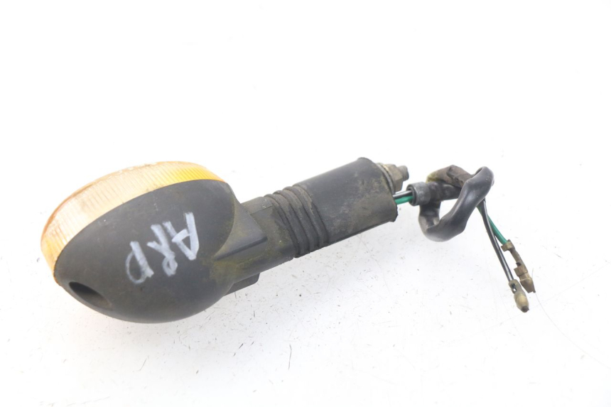 photo de TRASERO DERECHO INTERMITENTE HYOSUNG COMET GTR 125 (2007 - 2014) - Primer plano técnico