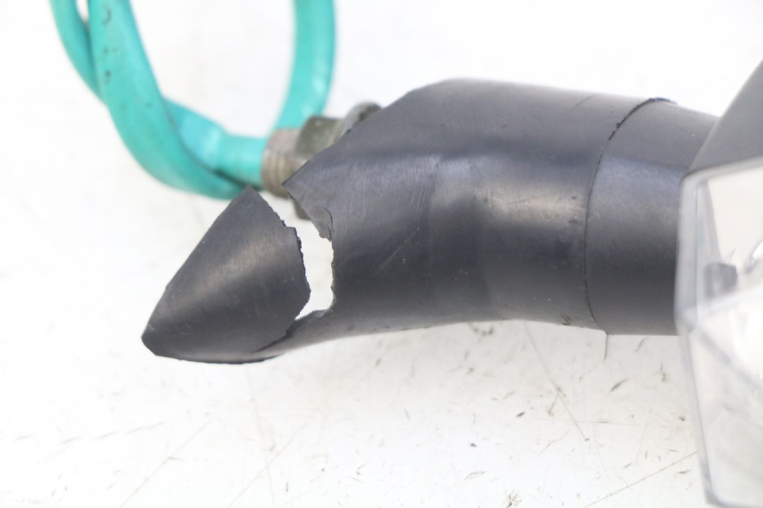 photo de INTERMITENTE TRASERO DERECHO SYM CROX 4T 50 (2016 - 2023) - Primer plano técnico