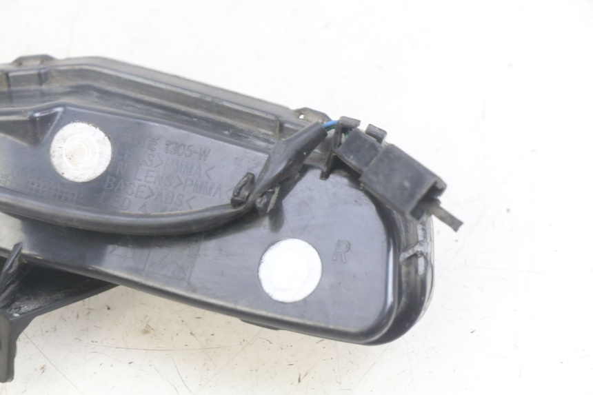 photo de INTERMITENTE TRASERO DERECHO PEUGEOT DJANGO 4T 50 (2014 - 2019) - Zoom estado de uso