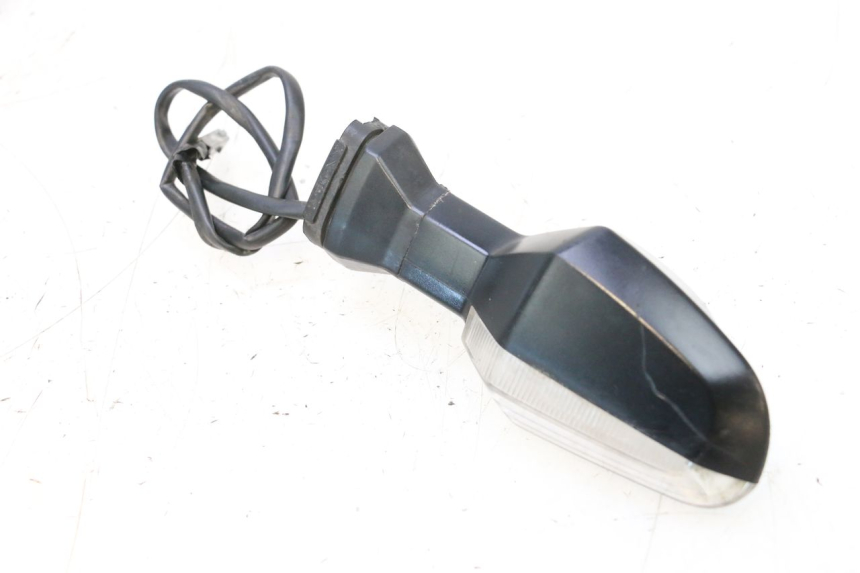 photo de INTERMITENTE TRASERO DERECHO KAWASAKI ER-6 ER6 F ABS 650 (2012 - 2016) - Primer plano técnico