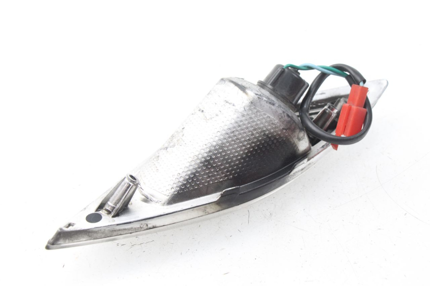 photo de INTERMITENTE TRASERO DERECHO SYM FIDDLE 3 III 125 (2014 - 2020) - Primer plano técnico