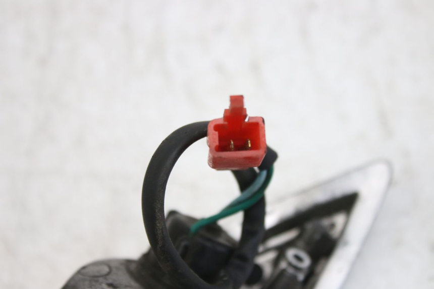 photo de INTERMITENTE TRASERO DERECHO SYM FIDDLE 3 III 125 (2014 - 2020) - Zoom estado de uso