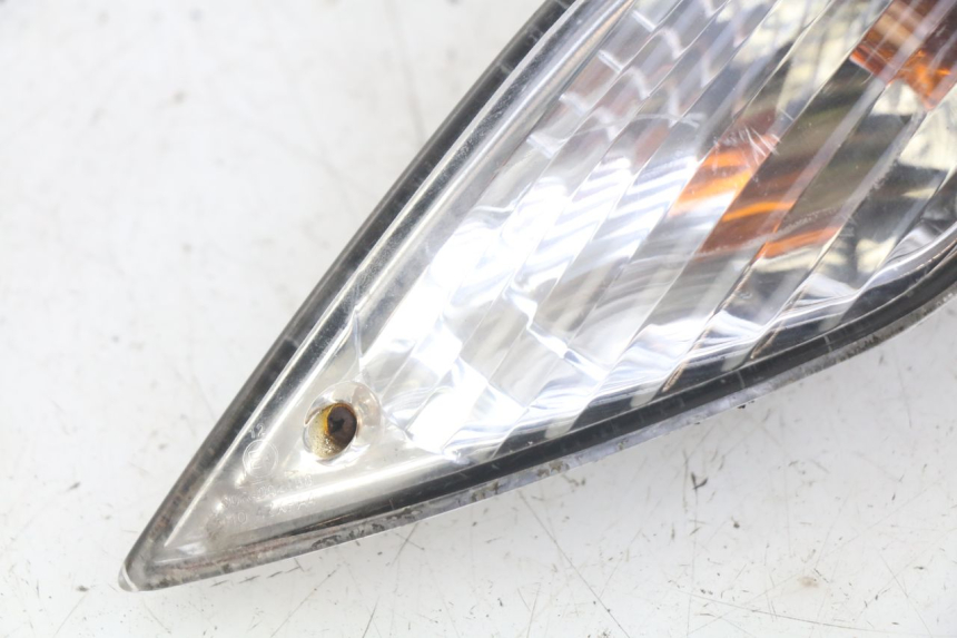 photo de INTERMITENTE TRASERO DERECHO SYM FIDDLE 3 III 125 (2014 - 2020) - Zoom estado de uso