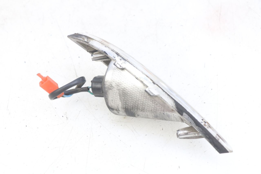 photo de INTERMITENTE TRASERO DERECHO SYM FIDDLE 3 III 125 (2014 - 2020) - Primer plano técnico