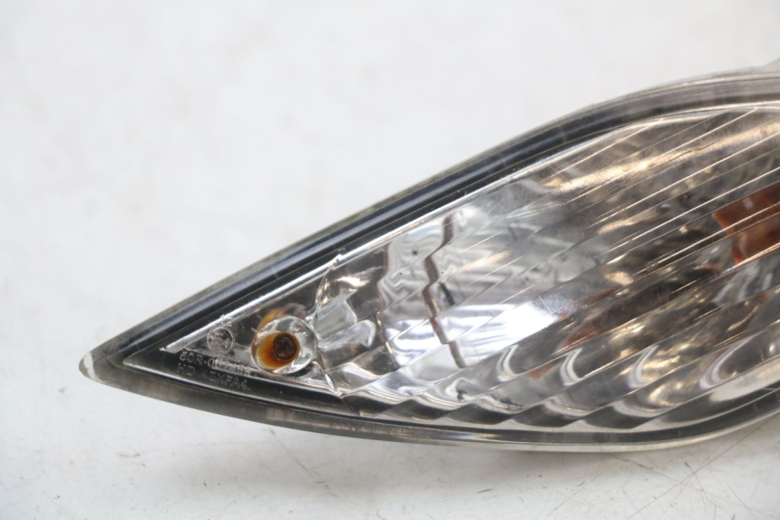 photo de TRASERO DERECHO INTERMITENTE SYM FIDDLE 3 III 50 (2014 - 2020) - Detalle de la pieza