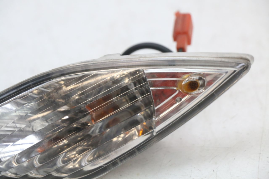 photo de TRASERO DERECHO INTERMITENTE SYM FIDDLE 3 III 50 (2014 - 2020) - Zoom estado de uso