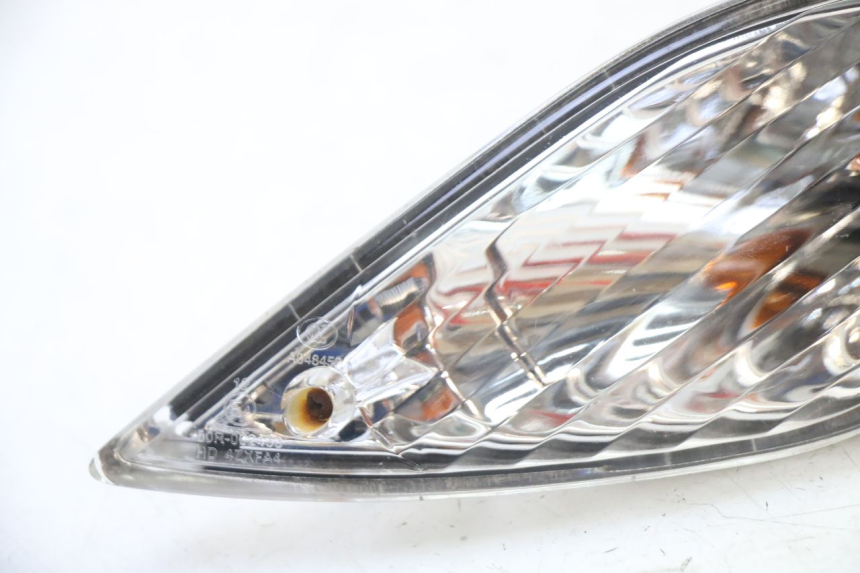 photo de TRASERO DERECHO INTERMITENTE SYM FIDDLE 3 III 50 (2014 - 2020) - Detalle de la pieza