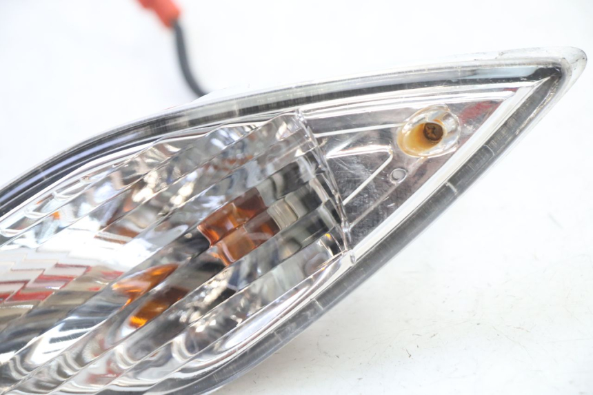 photo de TRASERO DERECHO INTERMITENTE SYM FIDDLE 3 III 50 (2014 - 2020) - Zoom estado de uso