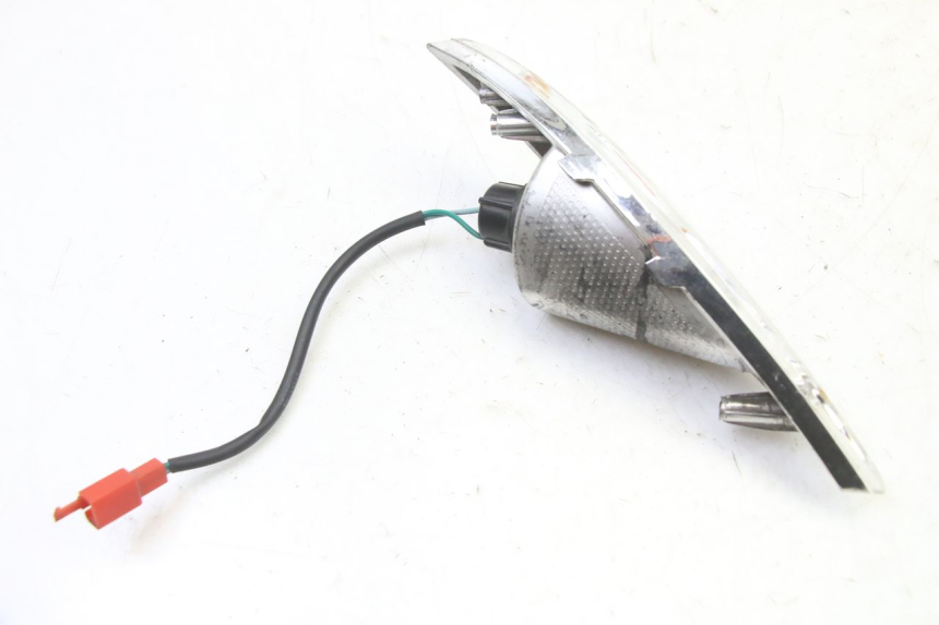 photo de TRASERO DERECHO INTERMITENTE SYM FIDDLE 3 III 50 (2014 - 2020) - Otra perspectiva