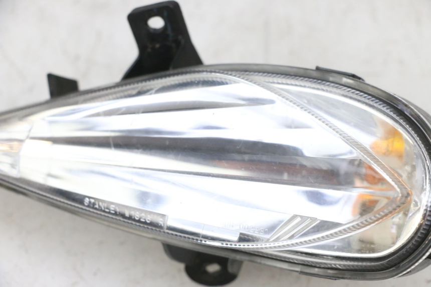 photo de TRASERO DERECHO INTERMITENTE MBK FLIPPER 115 (2013 - 2017) - Detalle de la pieza