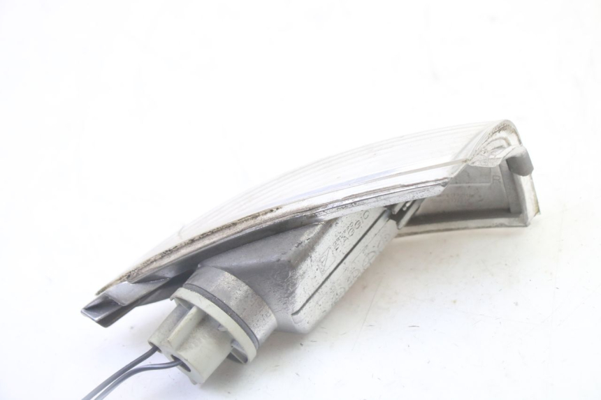 photo de INTERMITENTE TRASERO DERECHO PIAGGIO FLY 2T 50 (2004 - 2017) - Zoom estado de uso