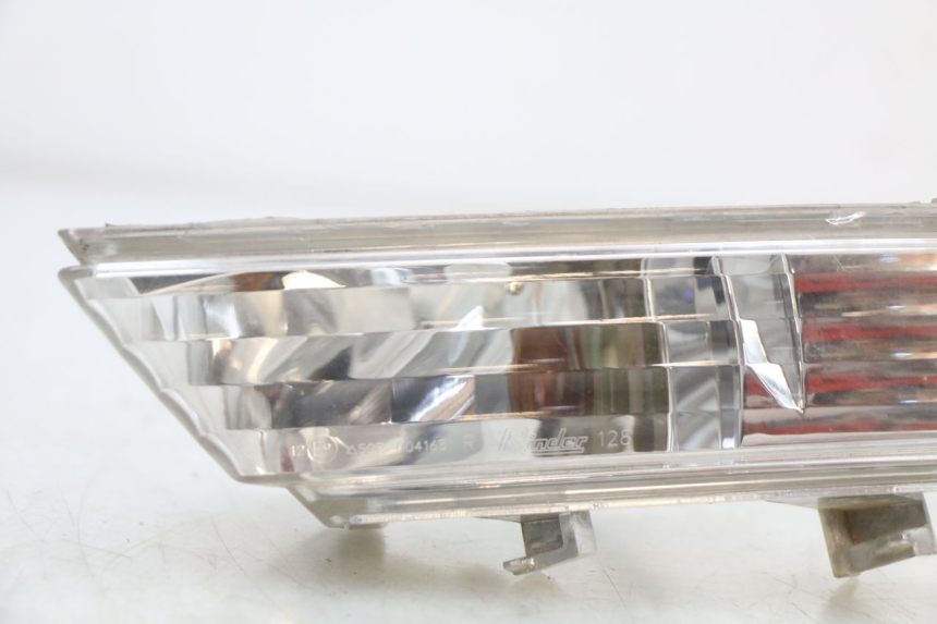 photo de TRASERO DERECHO INTERMITENTE PEUGEOT GEOPOLIS RS 125 (2007 - 2009) - Zoom estado de uso