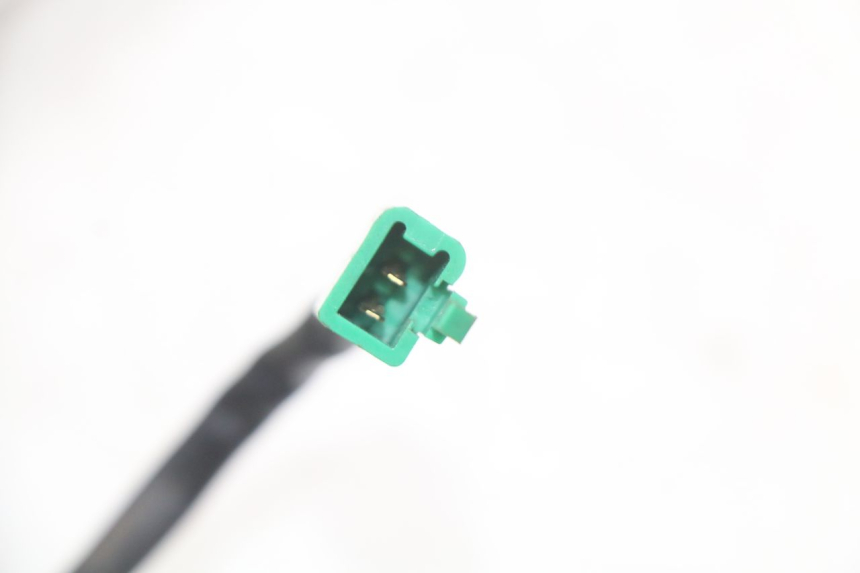 photo de TRASERO DERECHO INTERMITENTE PEUGEOT GEOPOLIS RS 125 (2007 - 2009) - Estado de la superficie y material