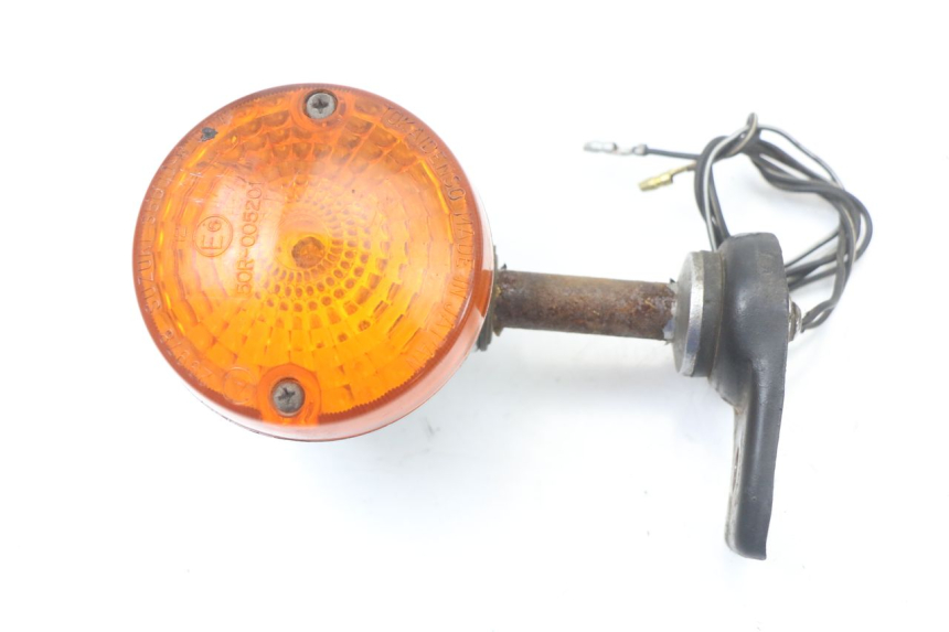 photo de TRASERO DERECHO INTERMITENTE SUZUKI GN 125 (1997 - 2000) - Vista principal