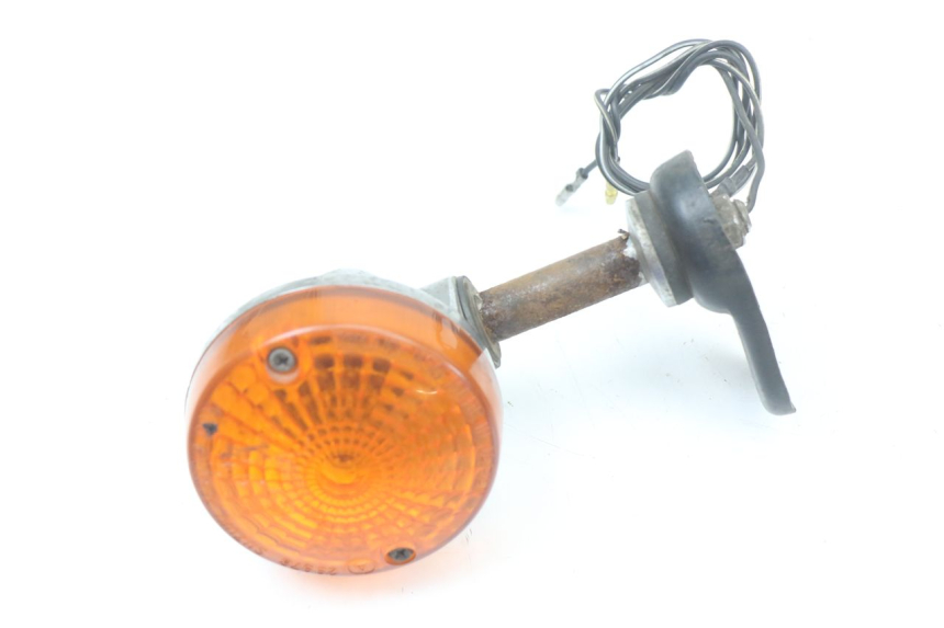 photo de TRASERO DERECHO INTERMITENTE SUZUKI GN 125 (1997 - 2000) - Detalle de la pieza