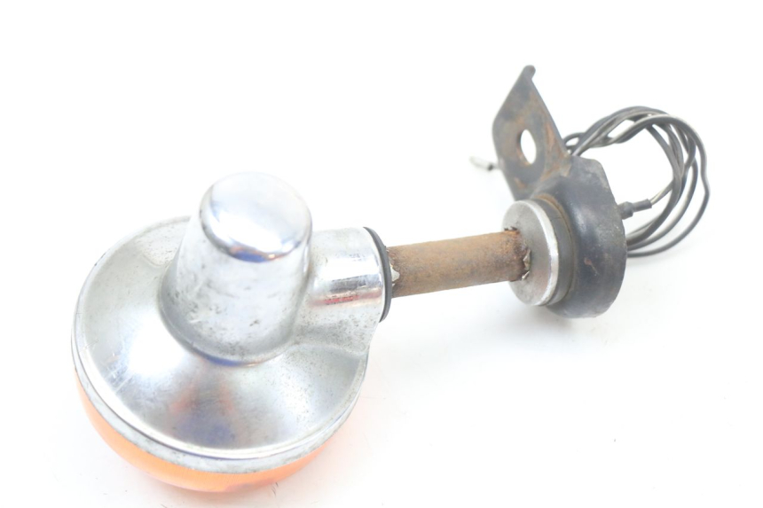 photo de TRASERO DERECHO INTERMITENTE SUZUKI GN 125 (1997 - 2000) - Otra perspectiva