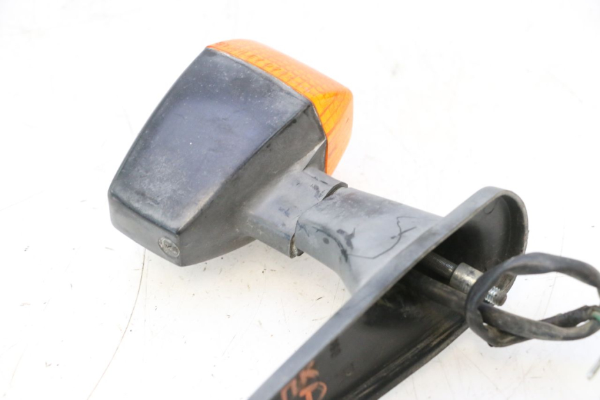 photo de TRASERO DERECHO INTERMITENTE KAWASAKI GPX F ZX750F 750 (1986 - 1990) - Estado de la superficie y material