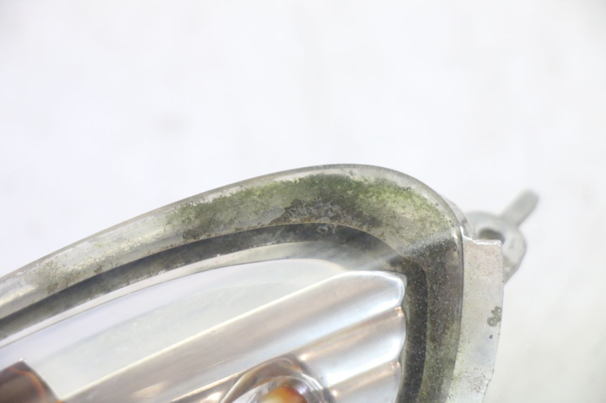 photo de TRASERO DERECHO INTERMITENTE KYMCO GRAND DINK 125 (2002 - 2007) - Otra perspectiva