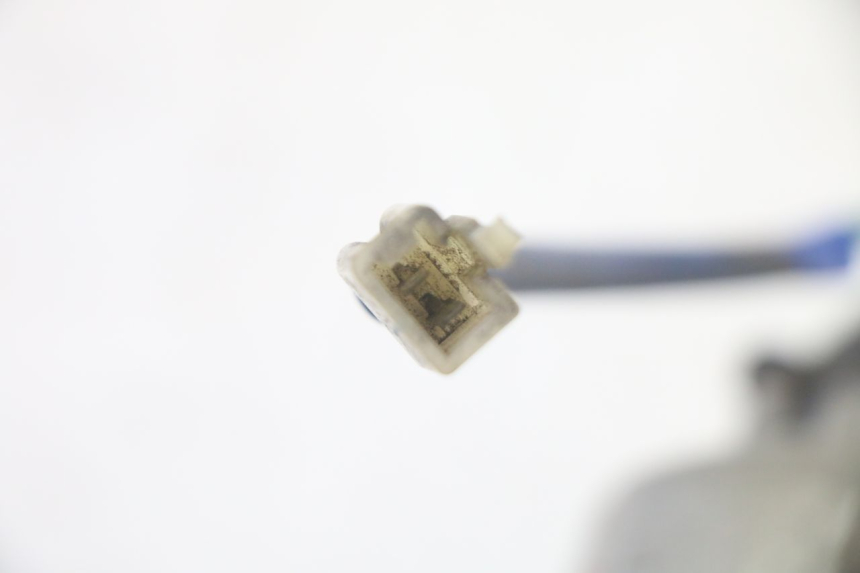 photo de TRASERO DERECHO INTERMITENTE KYMCO GRAND DINK 125 (2002 - 2007) - Estado de la superficie y material