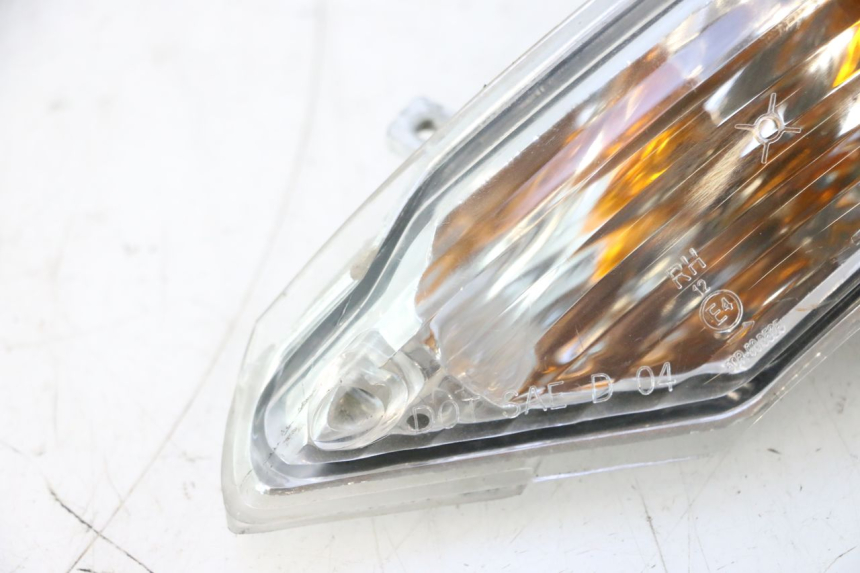 photo de TRASERO DERECHO INTERMITENTE KYMCO GRAND DINK 125 (2008 - 2014) - Detalles de los puntos de fijación
