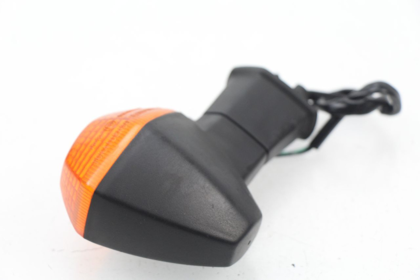 photo de TRASERO DERECHO INTERMITENTE SUZUKI GSF N BANDIT 600 (2000 - 2004) - Primer plano técnico