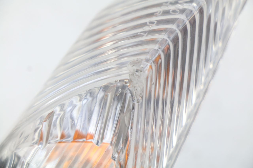 photo de TRASERO DERECHO INTERMITENTE SUZUKI GSX-R GSXR 750 (2011 - 2016) - Estado de la superficie y material