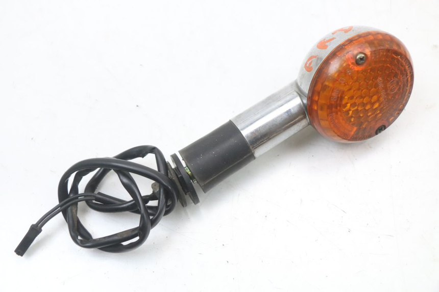 photo de TRASERO DERECHO INTERMITENTE SUZUKI GZ MARAUDER 125 (1998 - 2004) - Zoom estado de uso