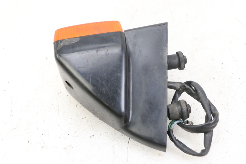 photo de TRASERO DERECHO INTERMITENTE HONDA CBR F 1000 (1993 - 1996) - Primer plano técnico