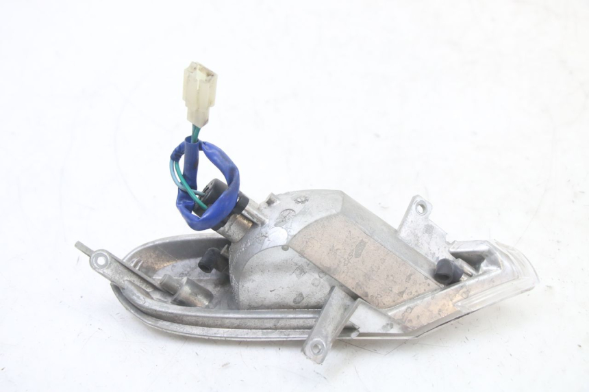 photo de TRASERO DERECHO INTERMITENTE KYMCO GRAND DINK 125 (2008 - 2014) - Otra perspectiva