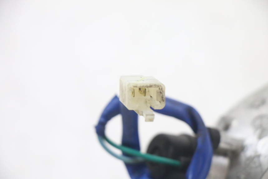 photo de TRASERO DERECHO INTERMITENTE KYMCO GRAND DINK 125 (2008 - 2014) - Primer plano técnico