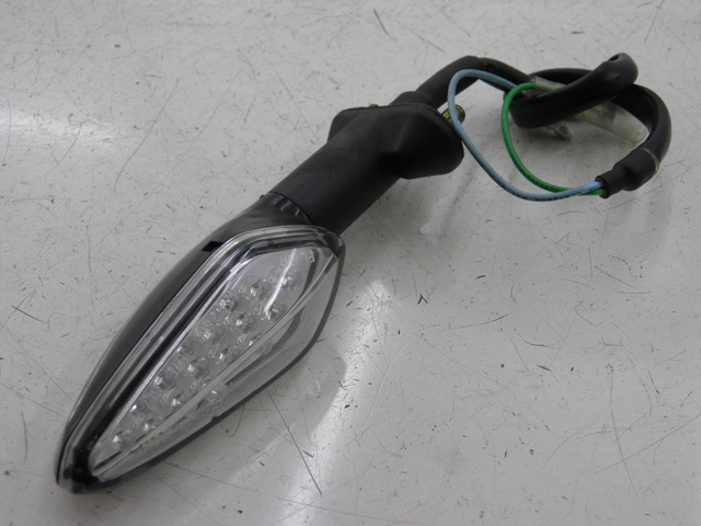 photo de TRASERO DERECHO INTERMITENTE KYMCO QUANNON NAKED 125 (2010) - Zoom estado de uso