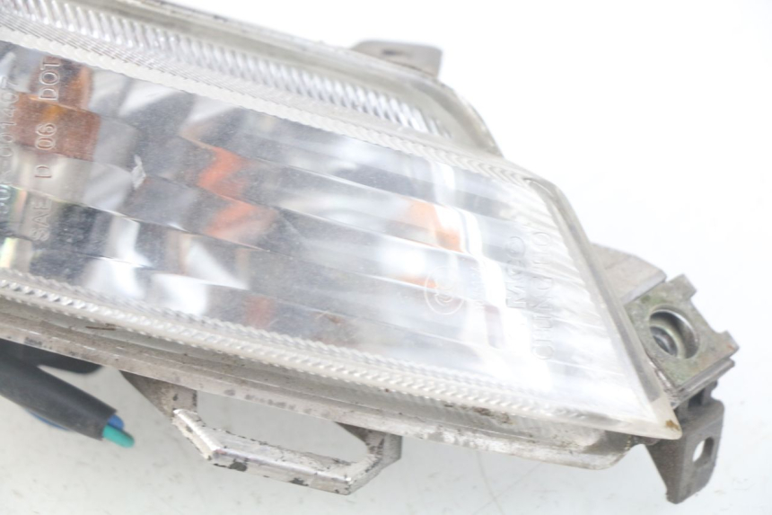 photo de TRASERO DERECHO INTERMITENTE KYMCO LIKE 4T 50 (2009 - 2018) - Primer plano técnico
