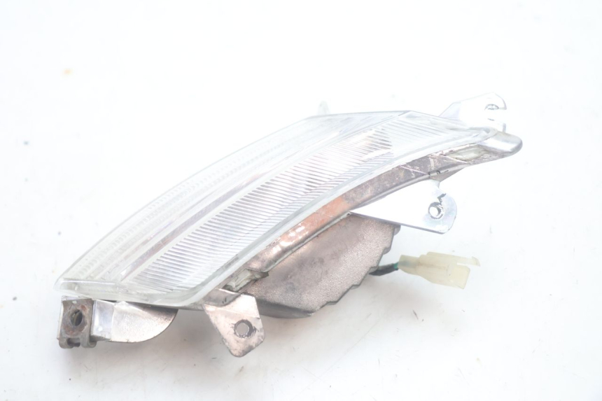 photo de INTERMITENTE TRASERO DERECHO KYMCO LIKE 125 (2009 - 2016) - Primer plano técnico