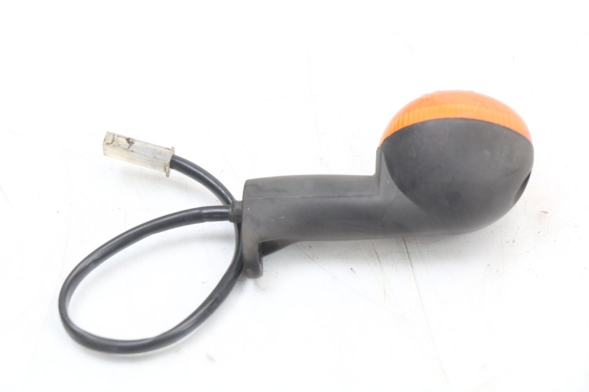 photo de INTERMITENTE TRASERO DERECHO PEUGEOT LUDIX 50 (2005 - 2007) - Primer plano técnico