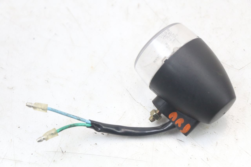 photo de TRASERO DERECHO INTERMITENTE SYM MIO 50 (2011 - 2017) - Otra perspectiva