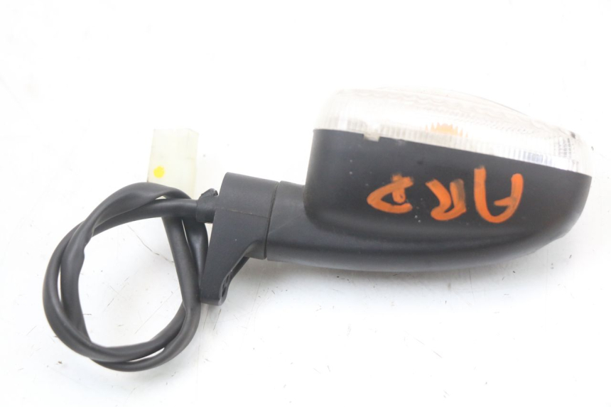 photo de TRASERO DERECHO INTERMITENTE MOTO GUZZI NORGE 8V GT 1200 (2011 - 2016) - Primer plano técnico