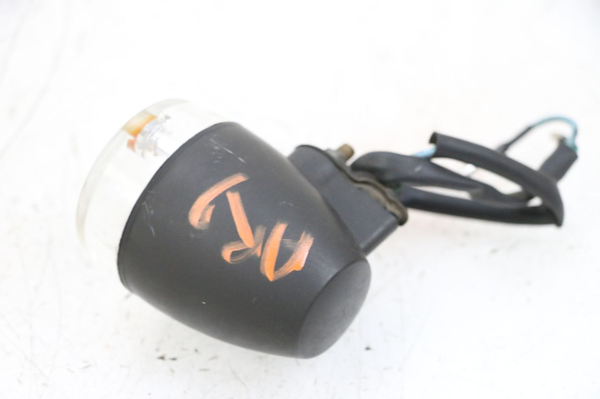 photo de TRASERO DERECHO INTERMITENTE SYM ORBIT 2 4T 50 (2008 - 2017) - Otra perspectiva